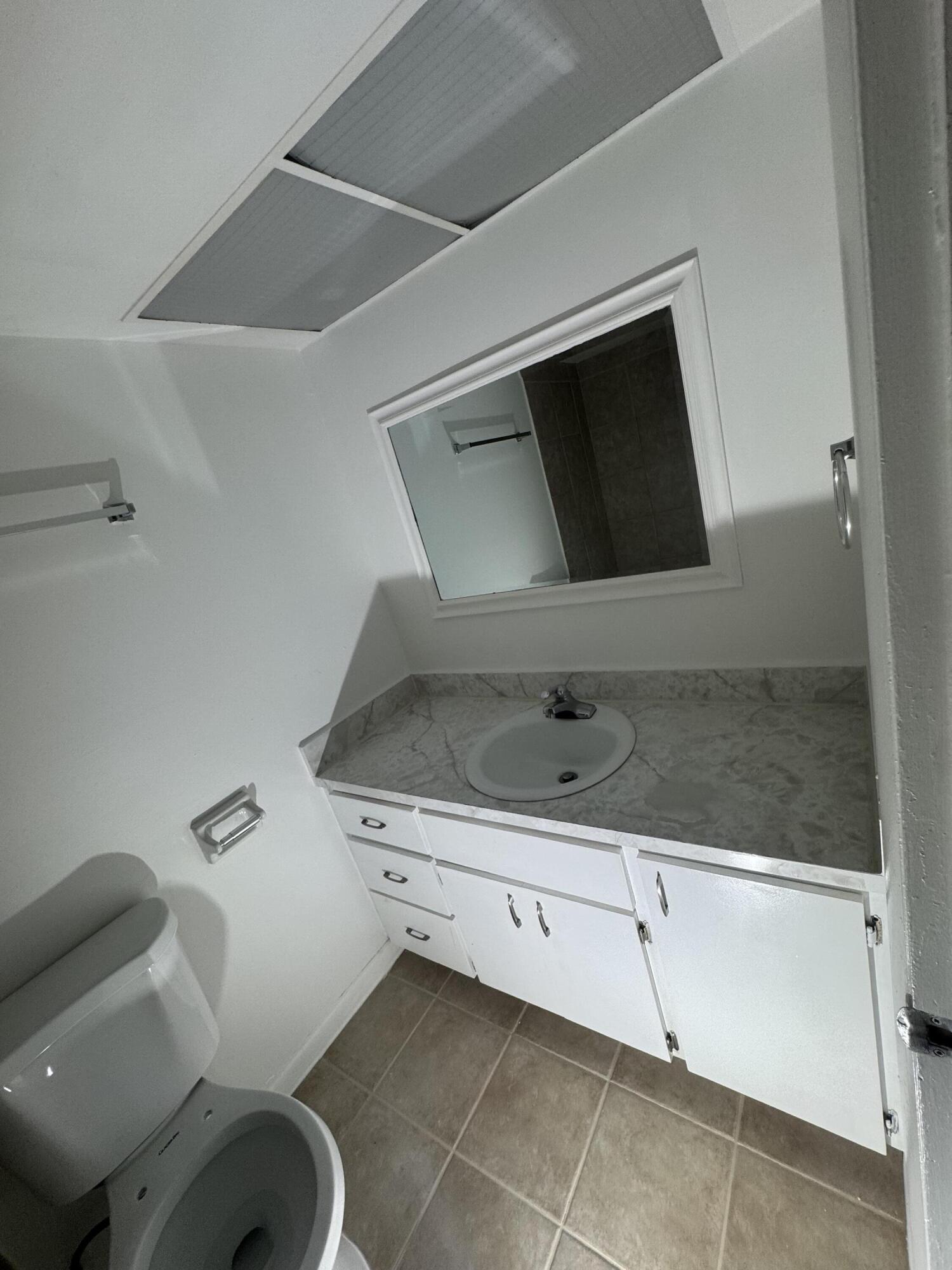 PALM BEACH FARMS CO 7 - Residential Lease