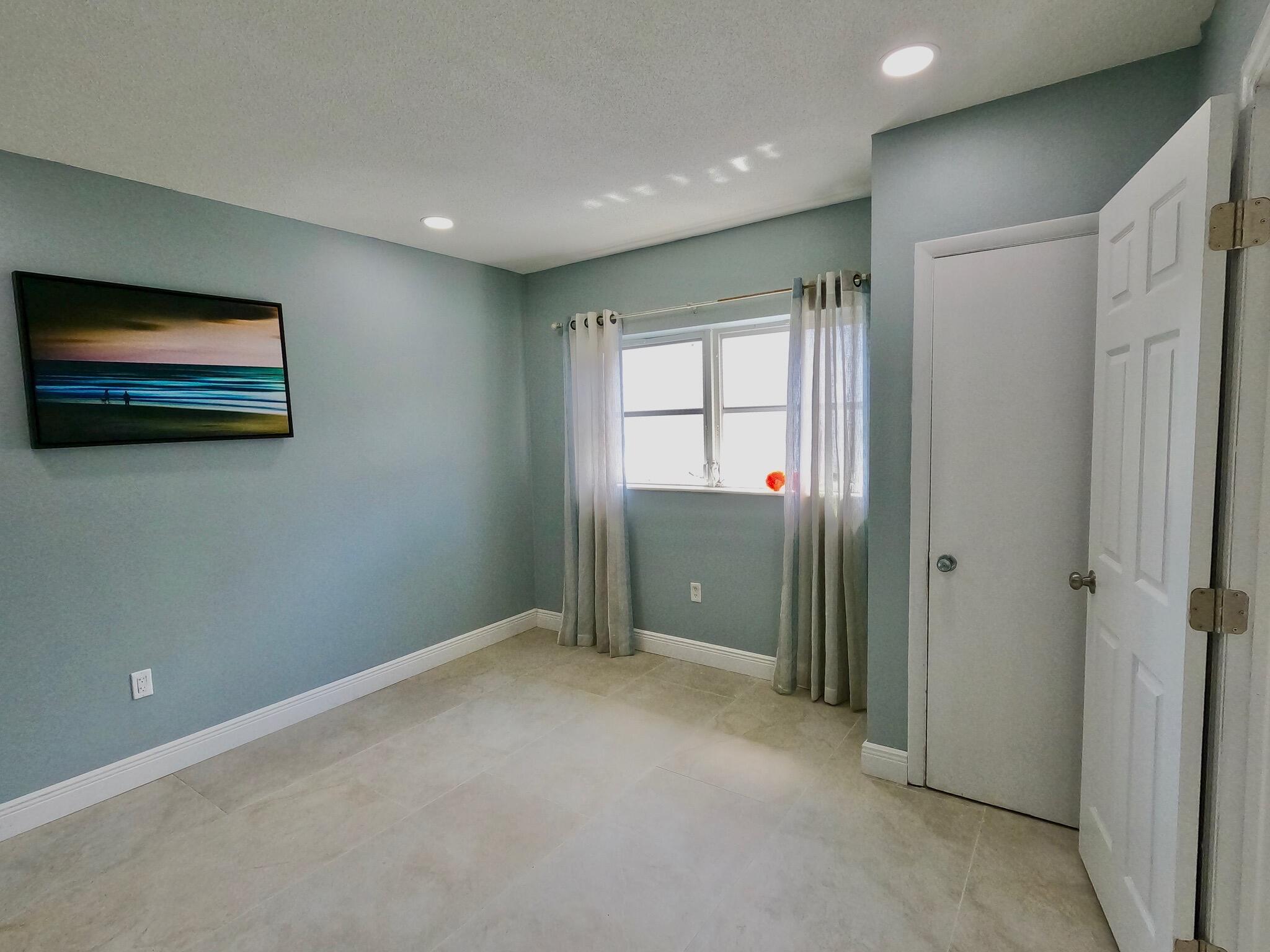 BOCA ROYAL PALM APTS CONDO - Residential Lease