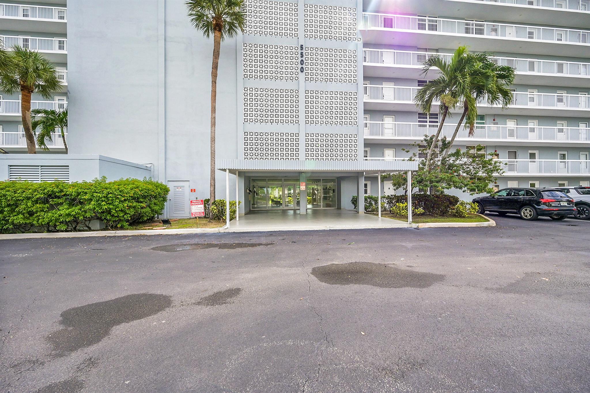 BOCA TEECA CONDO 3 - Residential