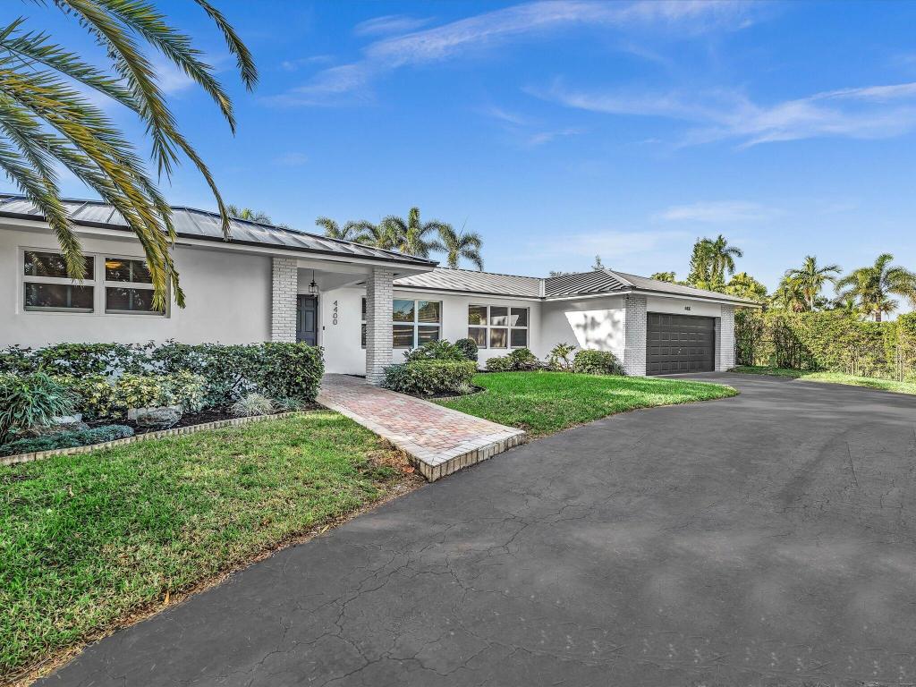 HOLLYWOOD HILLS - Residential