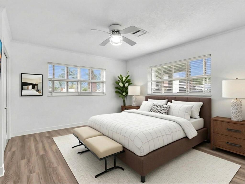 HOLLYWOOD HILLS - Residential