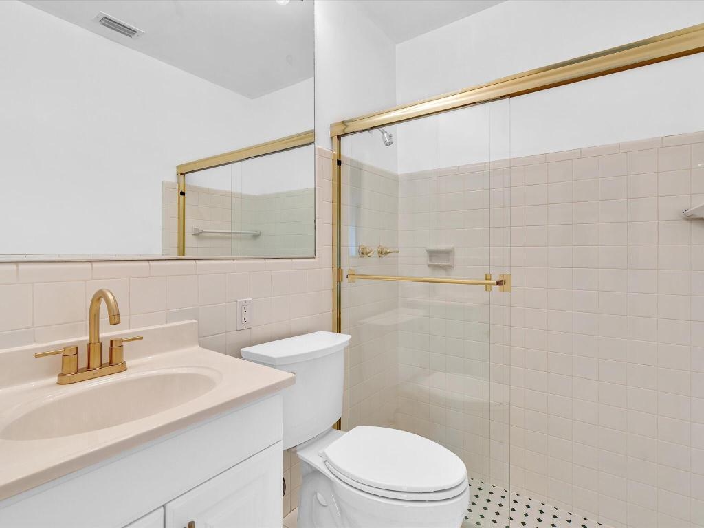 HOLLYWOOD HILLS - Residential