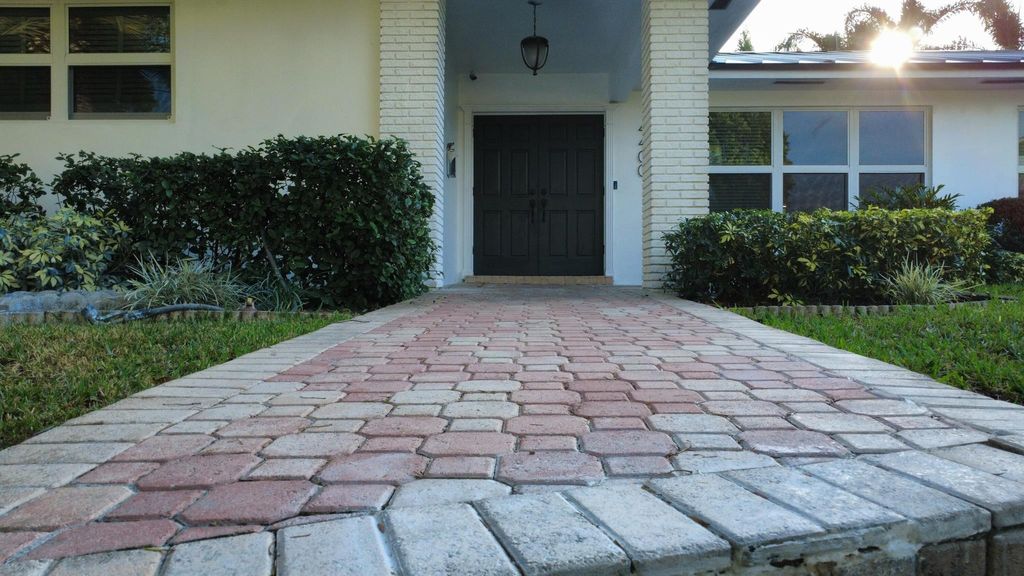 Photo of 4400 Buchanan Street, Hollywood, FL 33021 (MLS # R11146080)