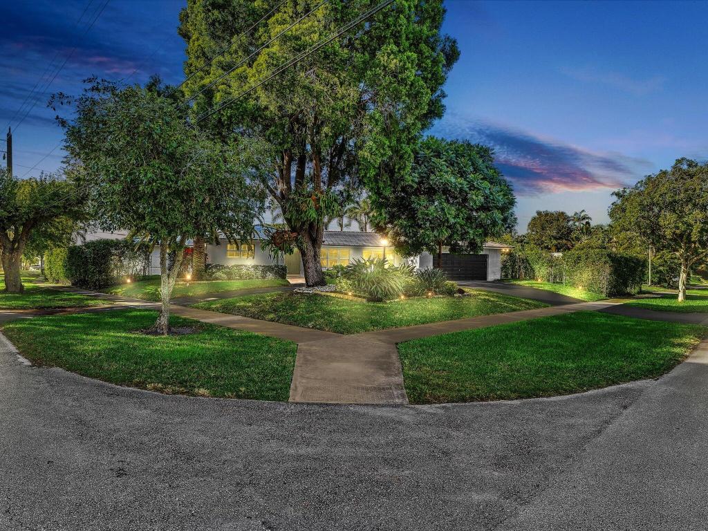 HOLLYWOOD HILLS - Residential