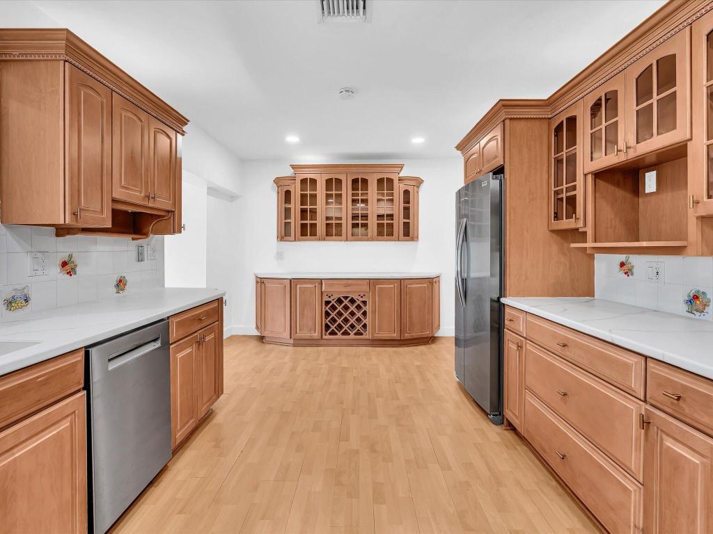 HOLLYWOOD HILLS - Residential