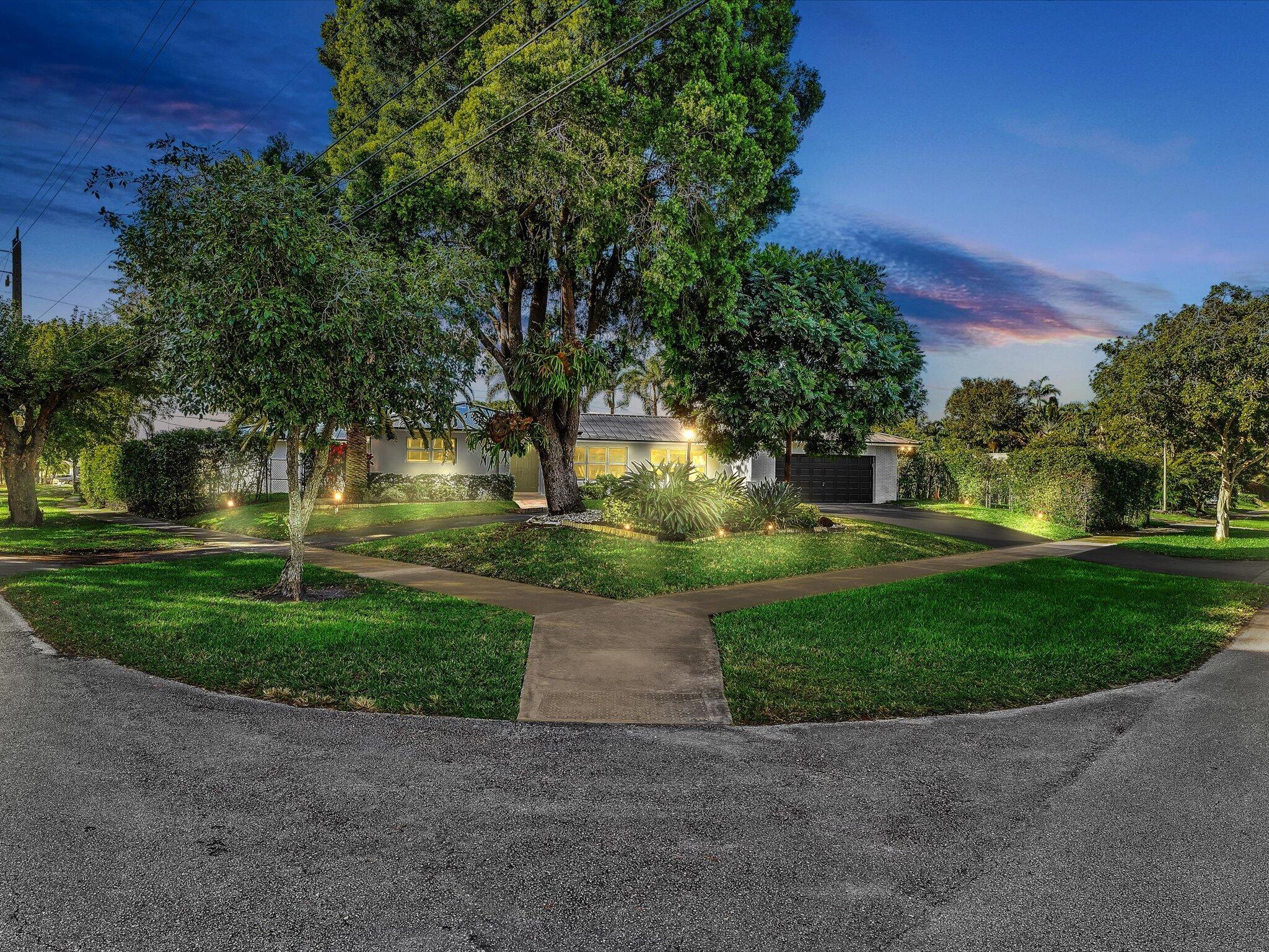 HOLLYWOOD HILLS - Residential