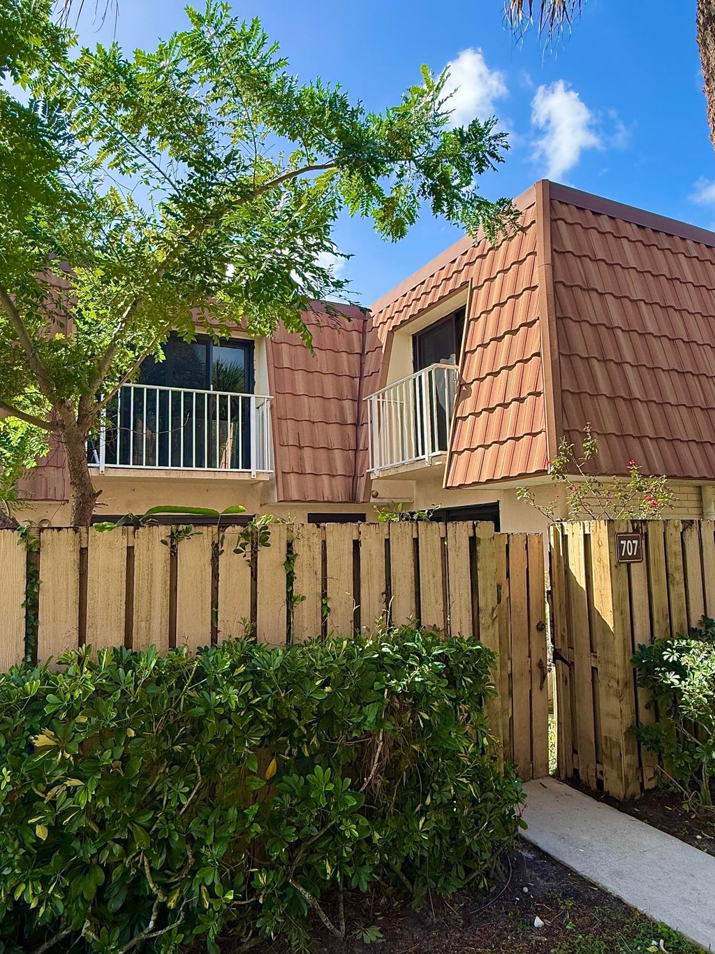 Photo of 707 MILL VALLEY Place, West Palm Beach, FL 33409 (MLS # B26092490)