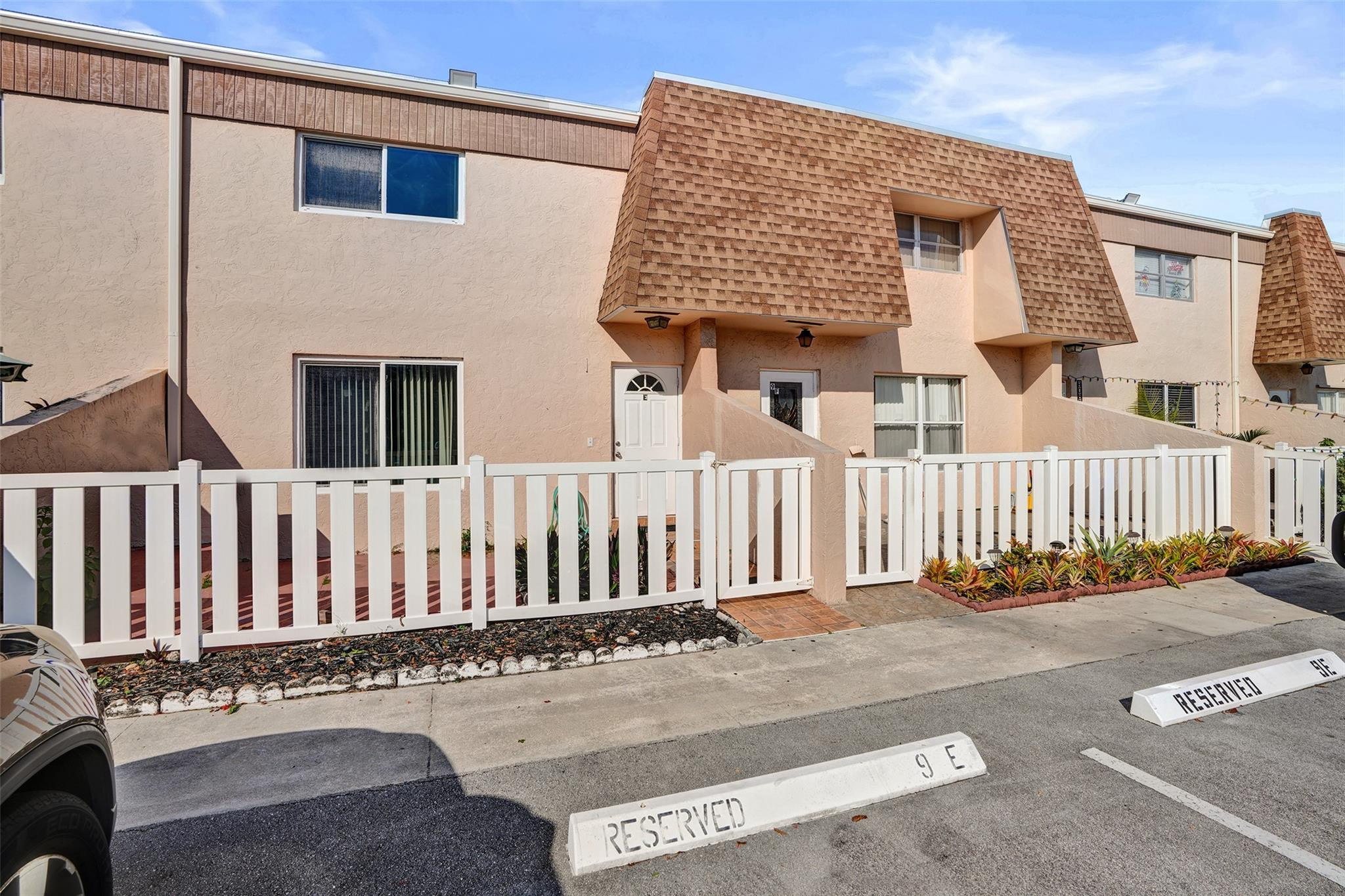 Townhomes of Oriole - Residential