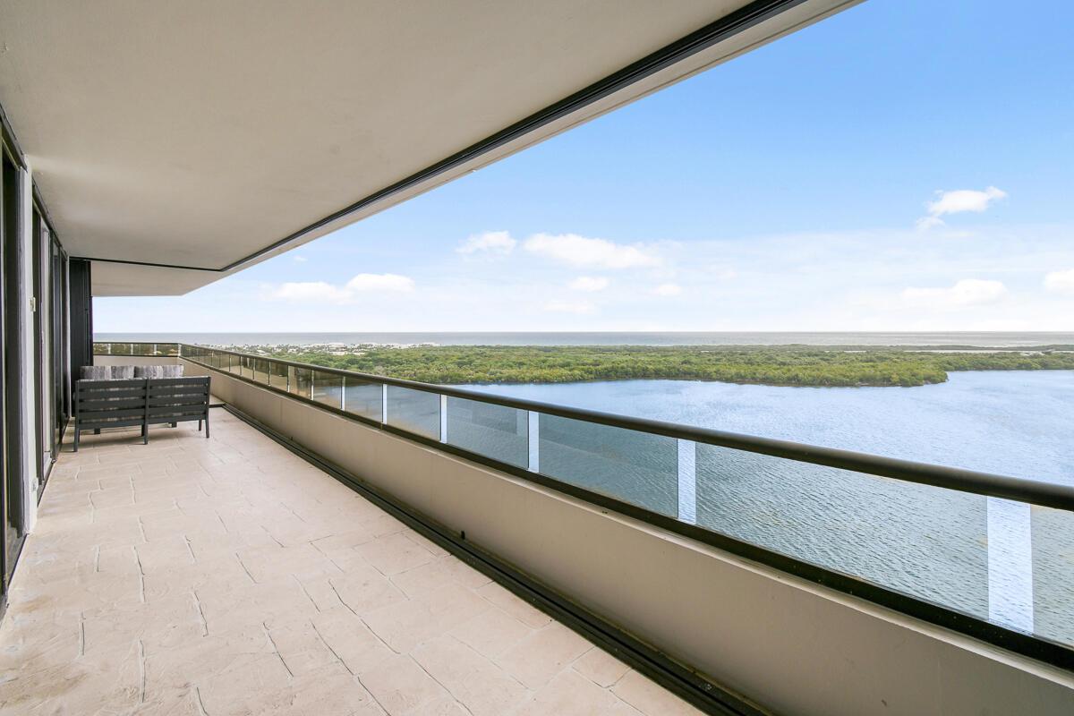 OLD PORT COVE LAKE POINT - Residential