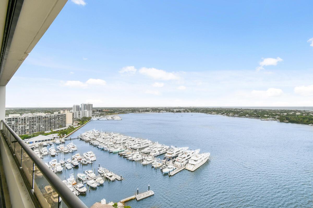 OLD PORT COVE LAKE POINT - Residential