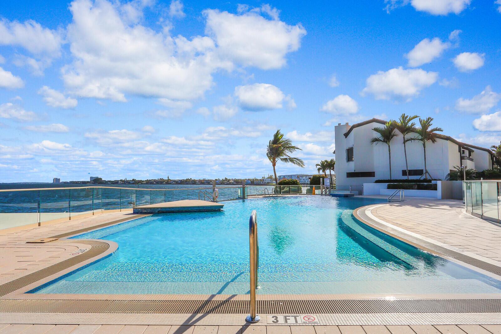 OLD PORT COVE LAKE POINT - Residential