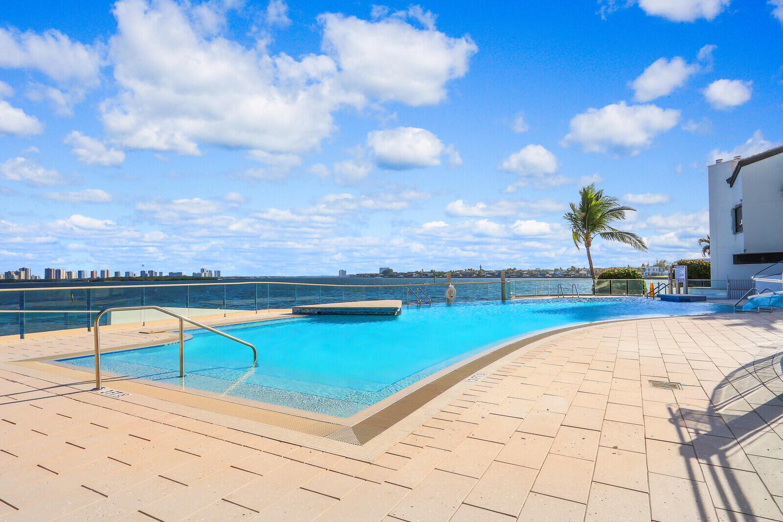 OLD PORT COVE LAKE POINT - Residential