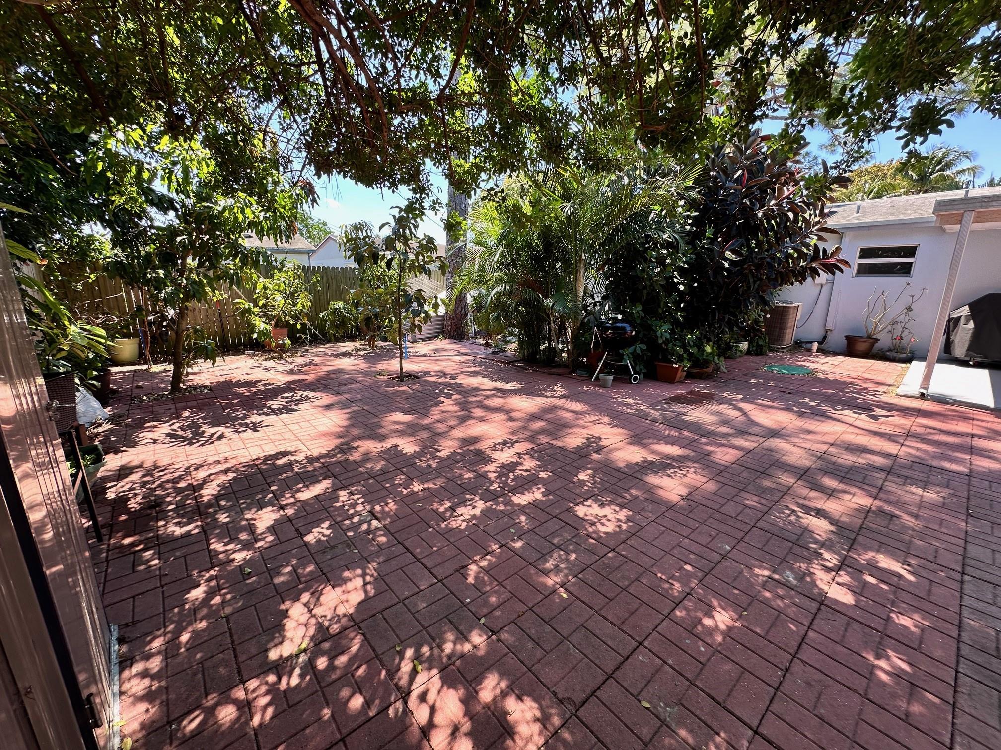 BROADVIEW PARK SEC 4 - Residential Lease