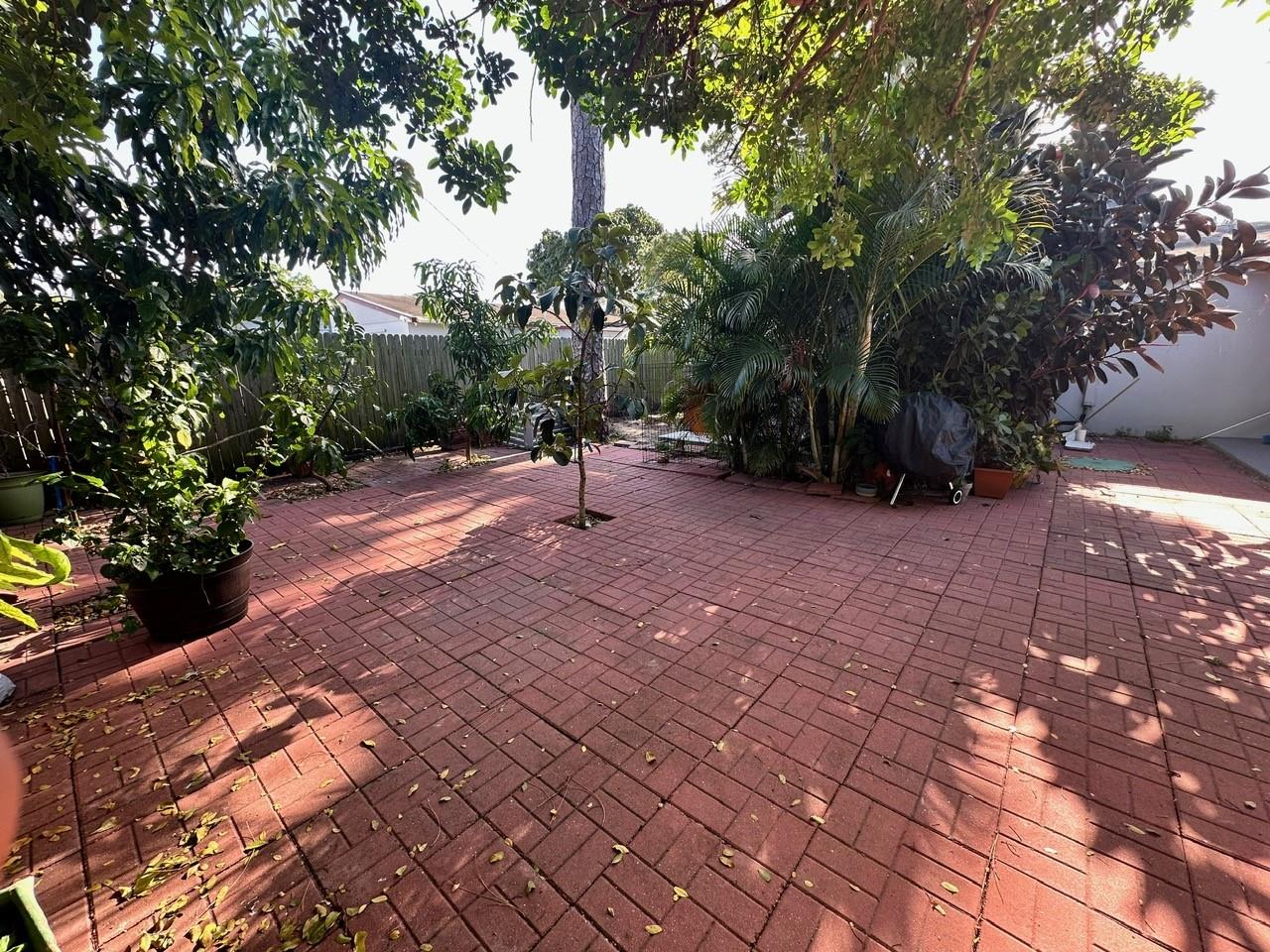 BROADVIEW PARK SEC 4 - Residential Lease