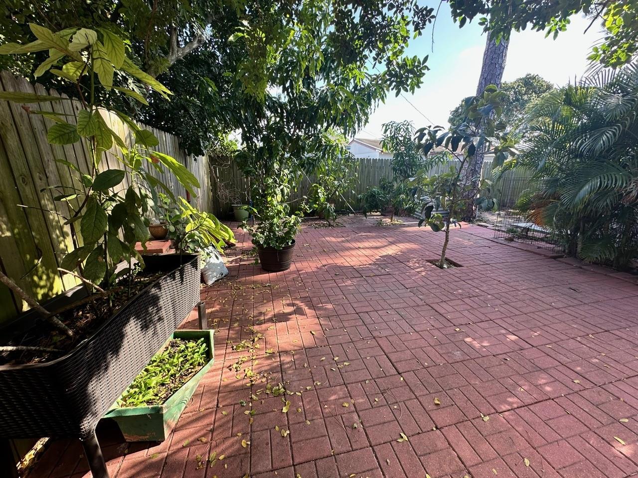 BROADVIEW PARK SEC 4 - Residential Lease