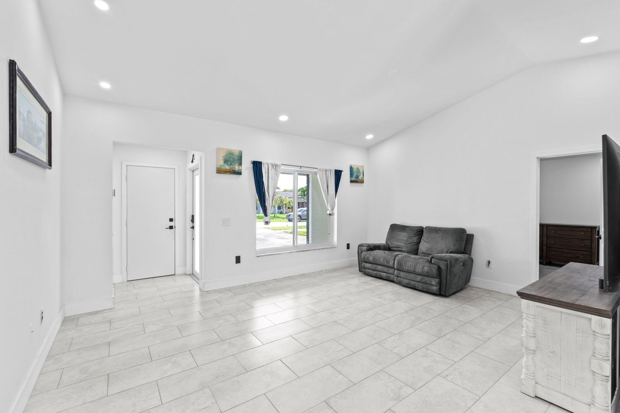 SUNRISE GOLF VILLAGE - Residential