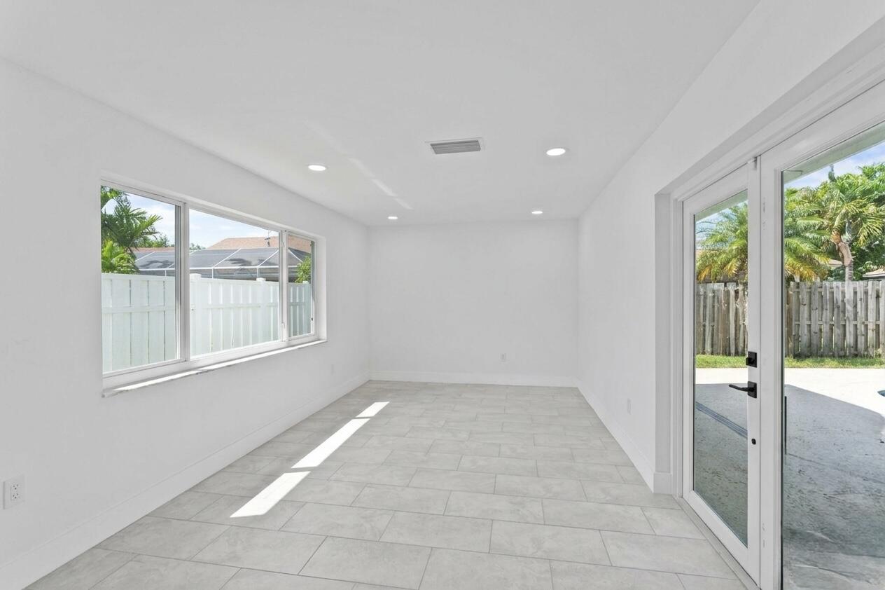 SUNRISE GOLF VILLAGE - Residential