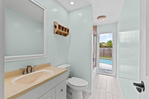 Tiny photo for 11831 NW 38th Place, Sunrise, FL 33323 (MLS # B26021406)