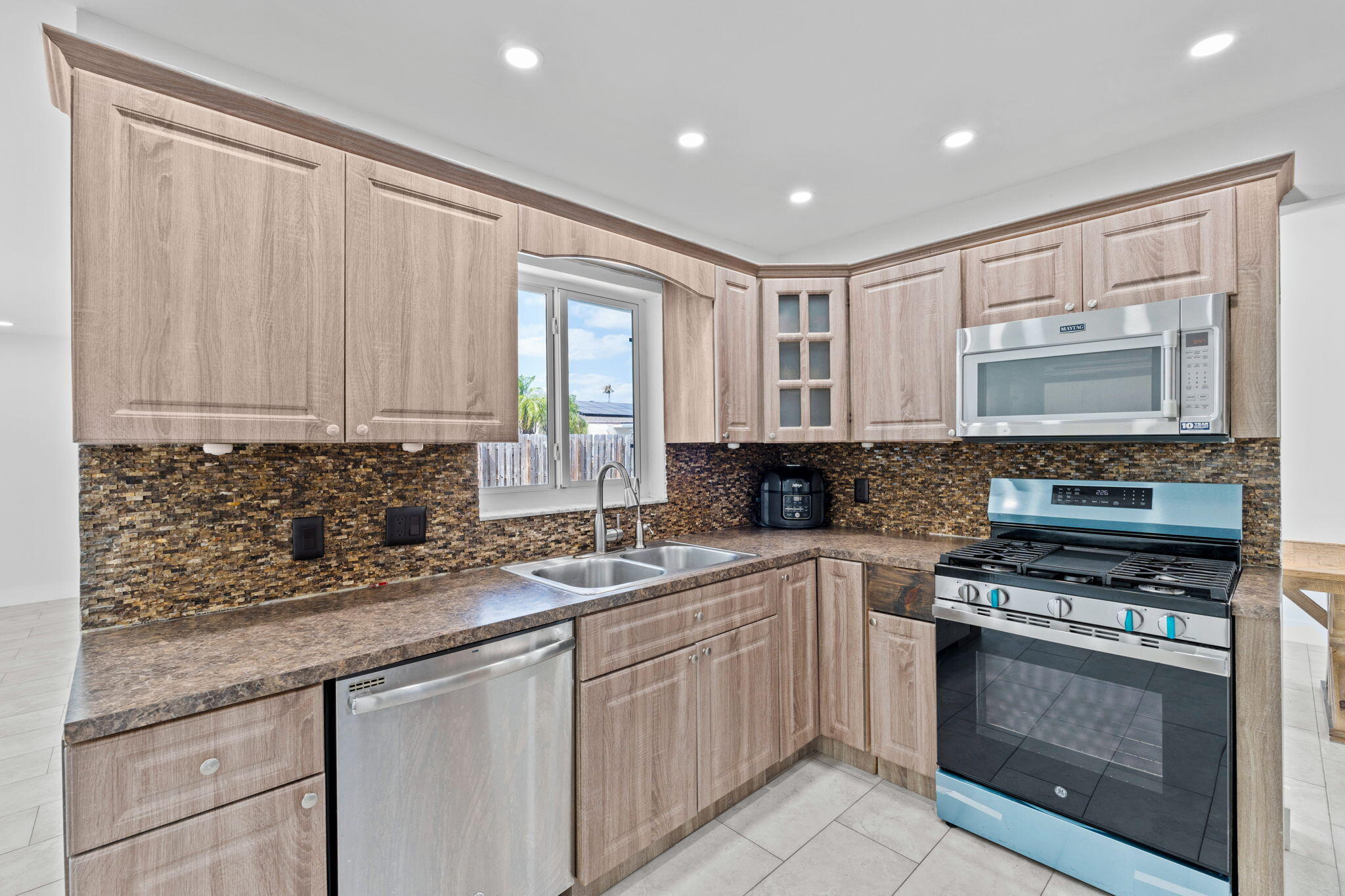 SUNRISE GOLF VILLAGE - Residential