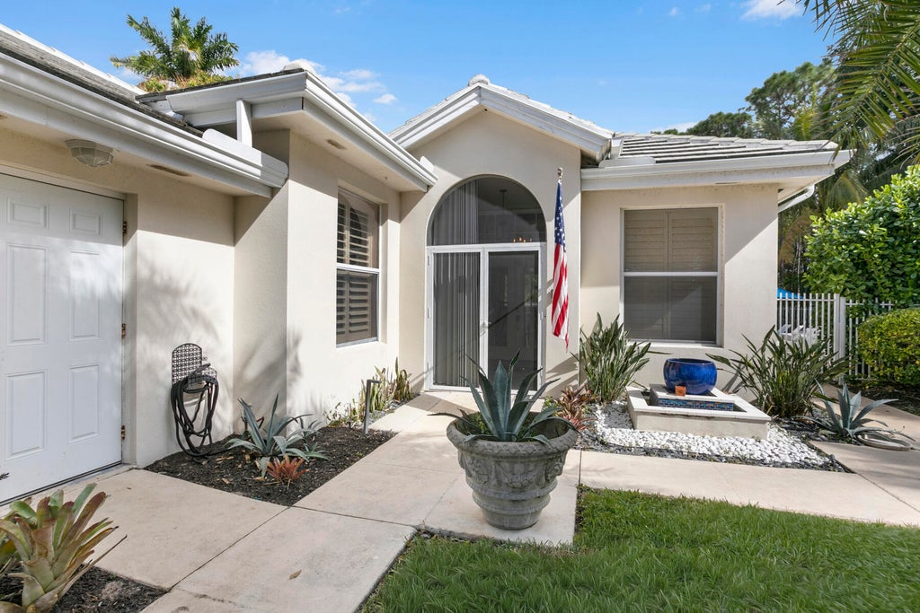 Photo of 5226 SE Inkwood Way, Hobe Sound, FL 33455 (MLS # R11157044)