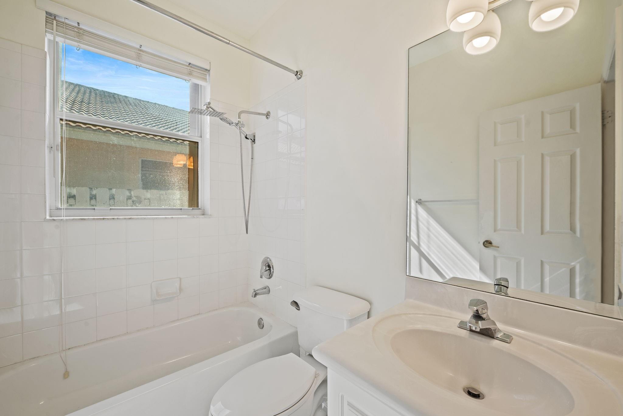 SUNSET LAKES PLAT ONE - Residential Lease