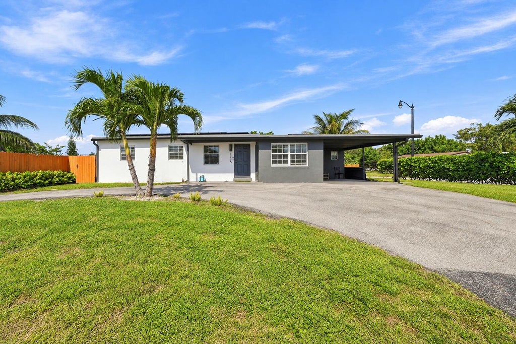 Photo of 2775 NE 16TH Avenue, Pompano Beach, FL 33064 (MLS # B26082103)