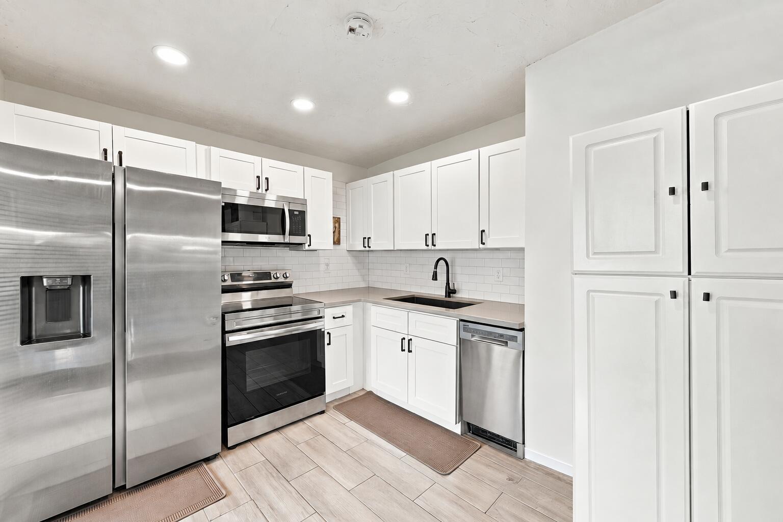 2775 NE 16TH Avenue