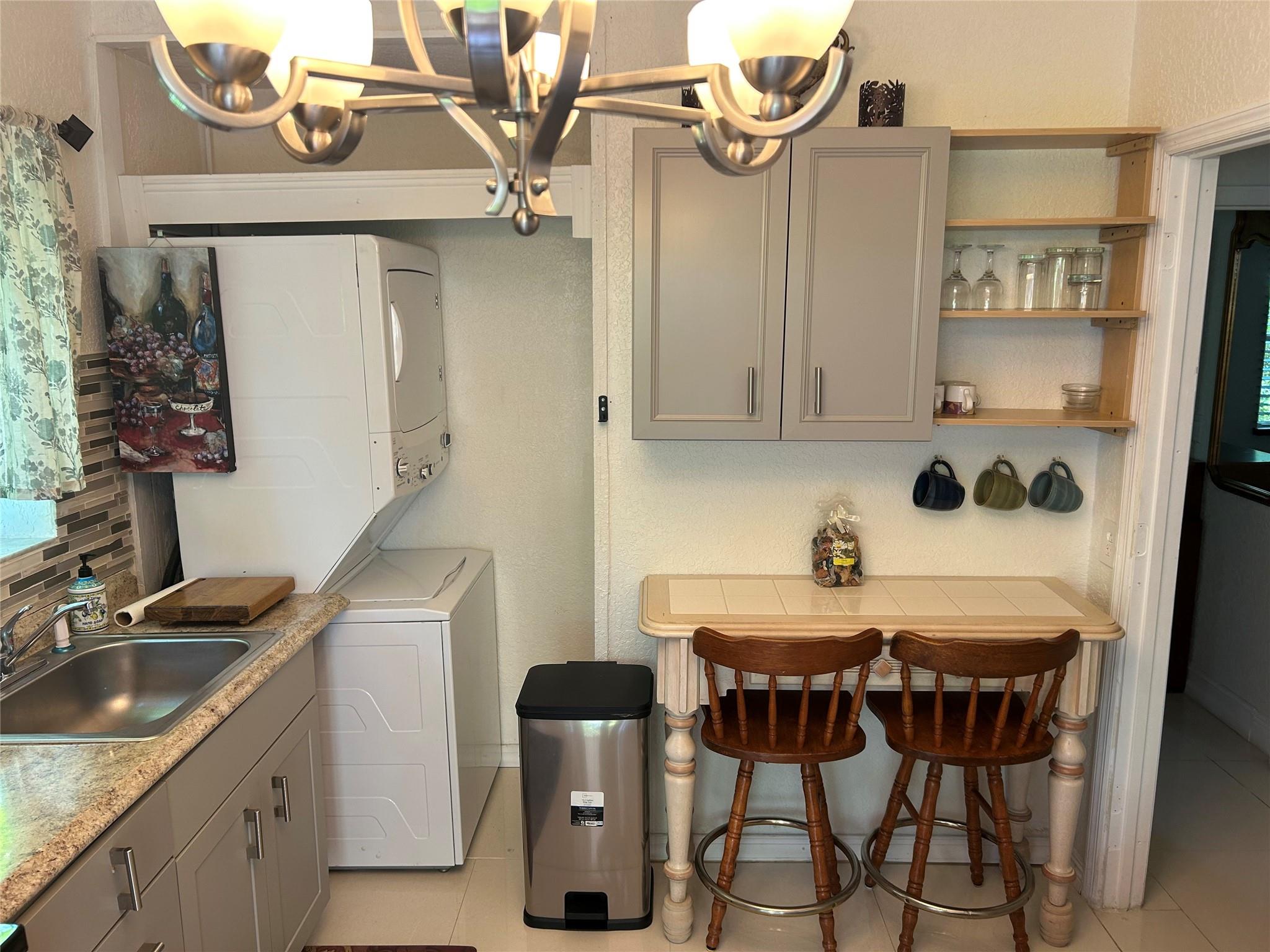 Lauderdale Manors Add 30- - Residential Lease