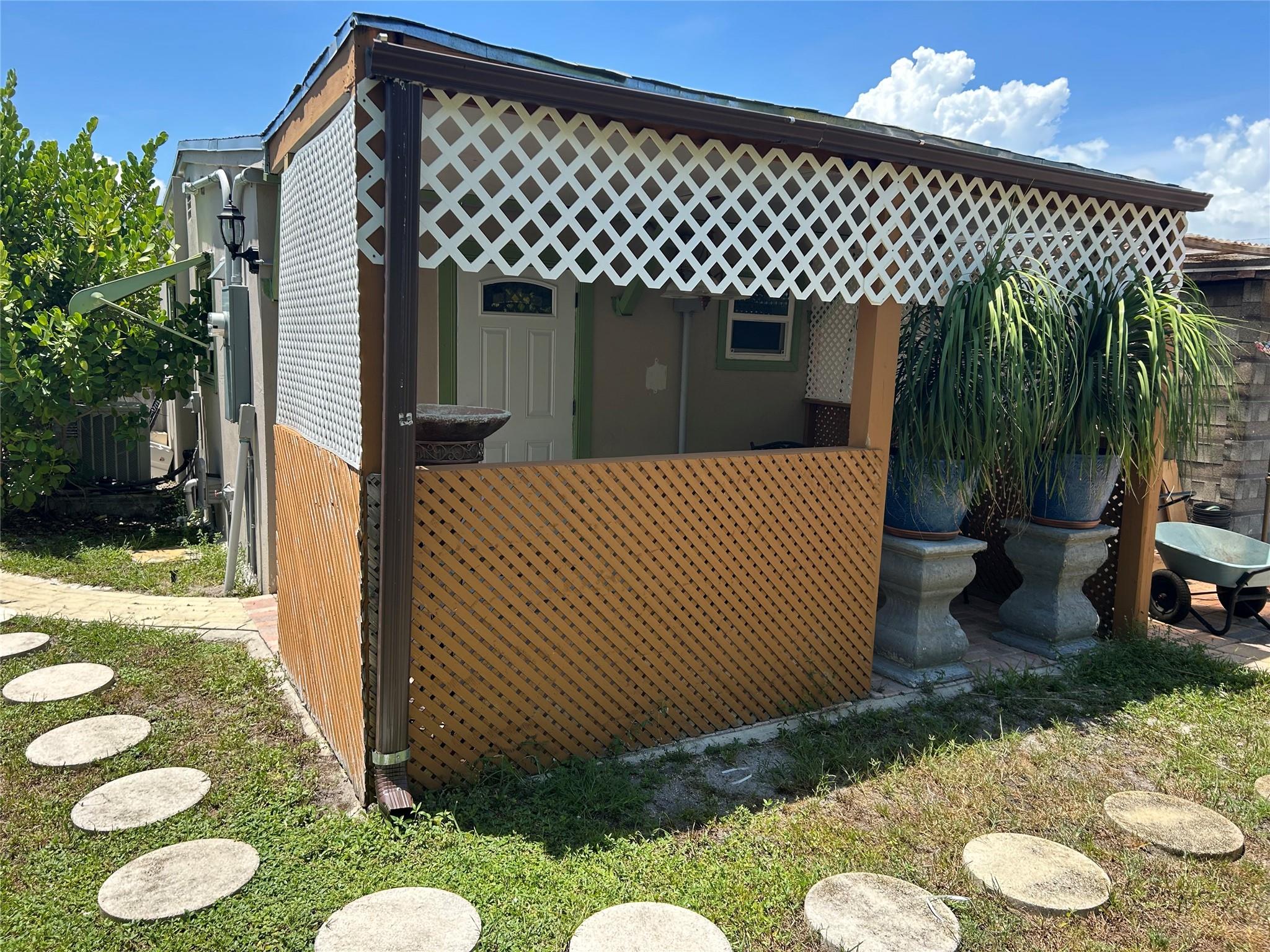 Lauderdale Manors Add 30- - Residential Lease