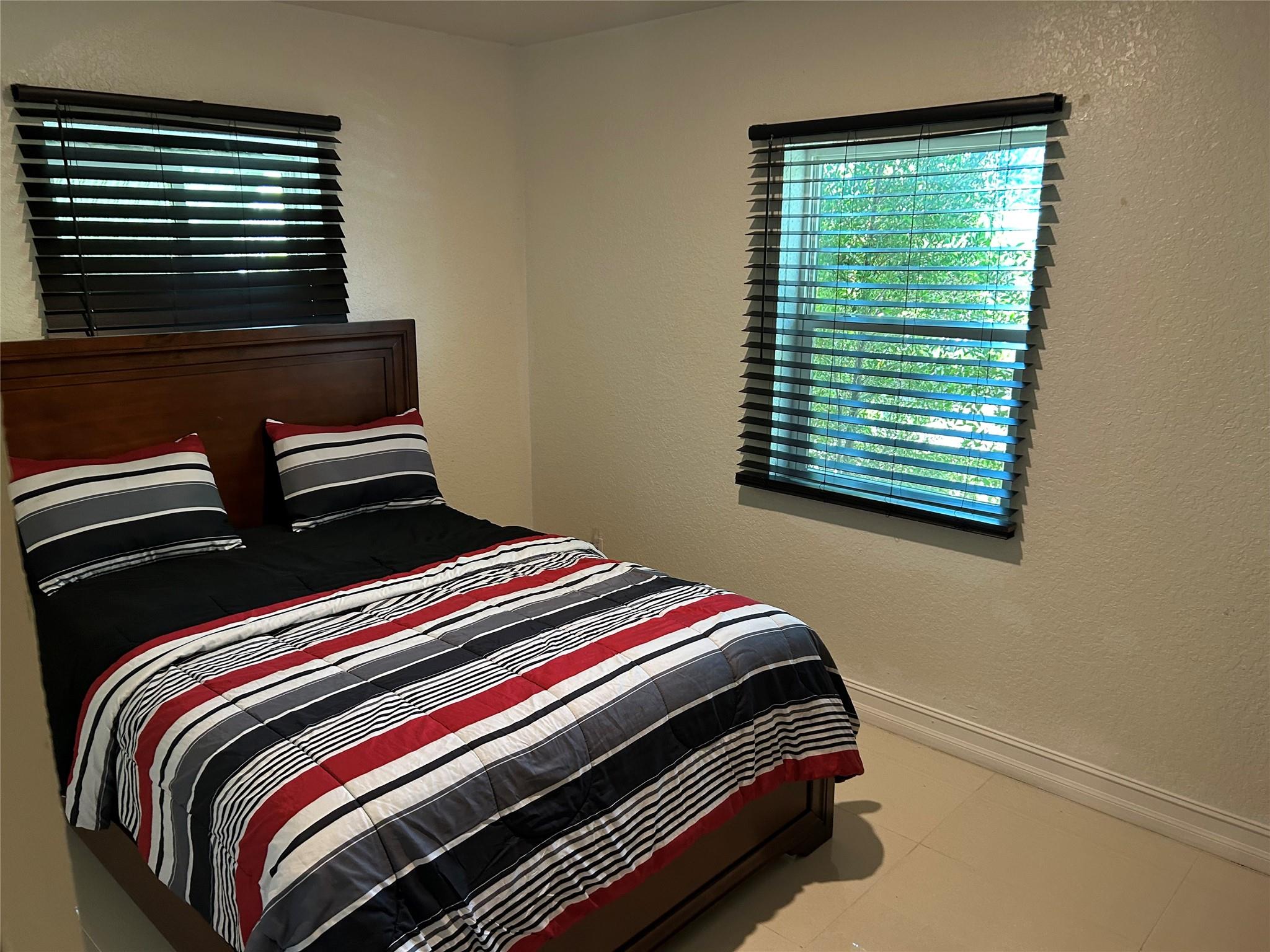 Lauderdale Manors Add 30- - Residential Lease