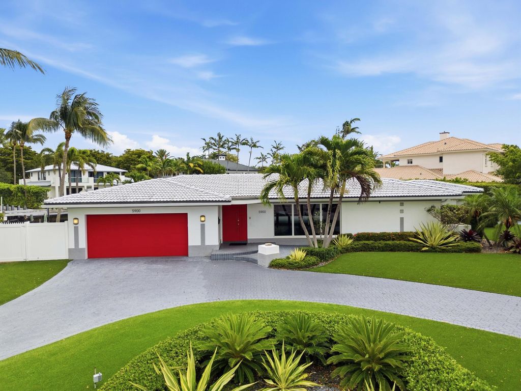 Photo of 5900 Bayview Drive, Fort Lauderdale, FL 33308 (MLS # B26028971)