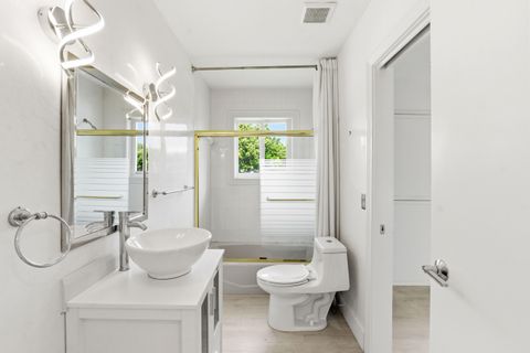 Tiny photo for 5900 Bayview Drive, Fort Lauderdale, FL 33308 (MLS # B26028971)