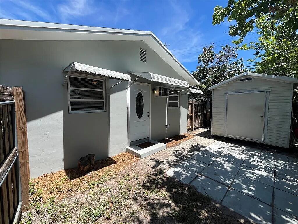 LAUDERDALE - Residential