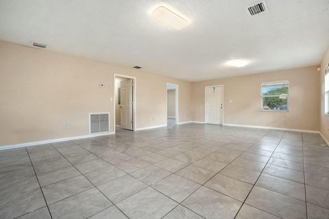 A home in Belle Glade