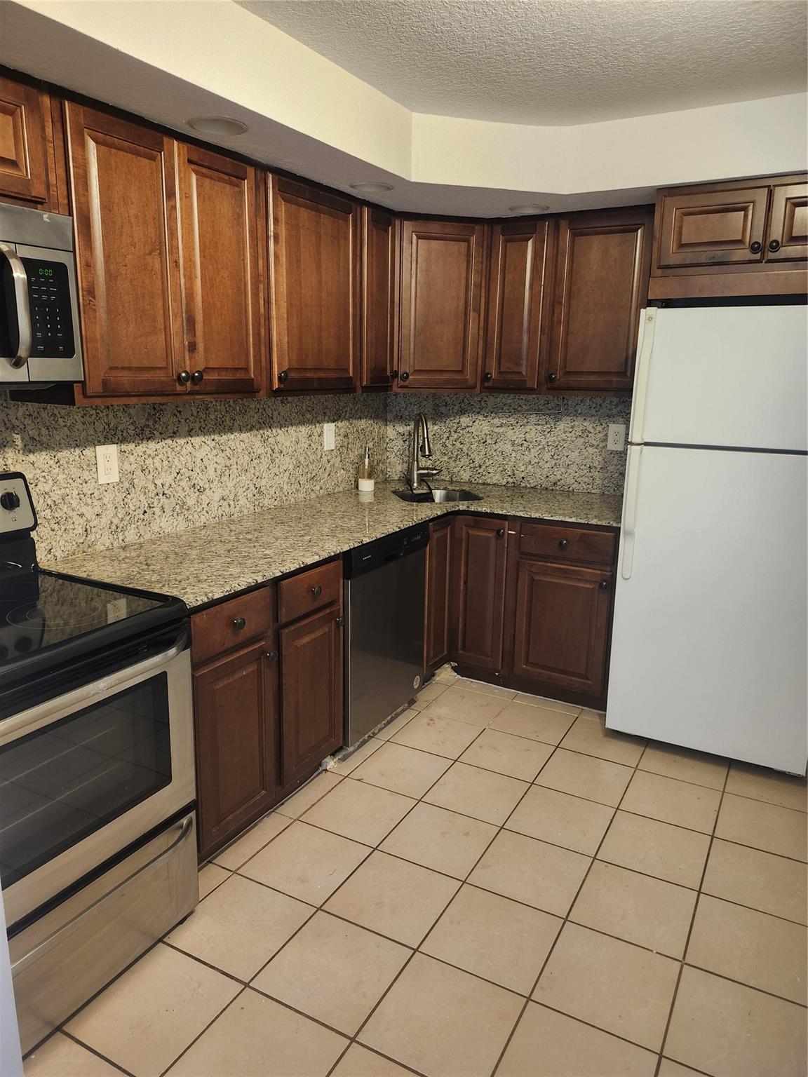 3111 OAKLAND SHORES DR F108