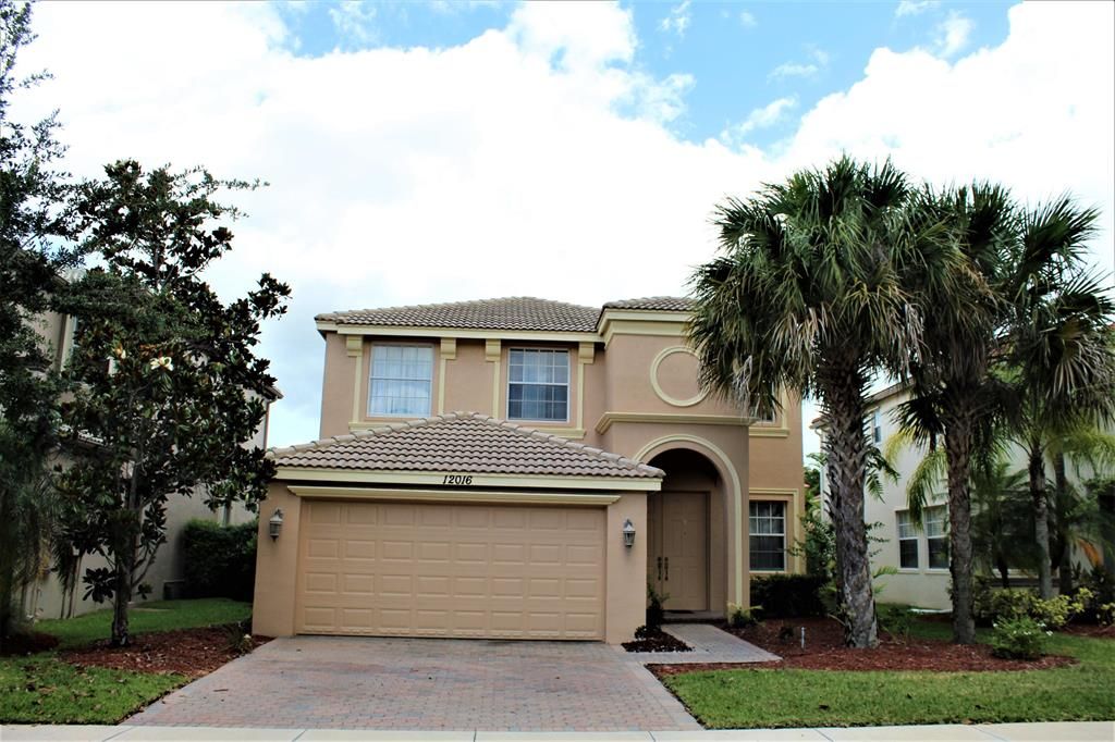 Photo of 12016 SW Knightsbridge Lane, Port Saint Lucie, FL 34987 (MLS # R10717570)