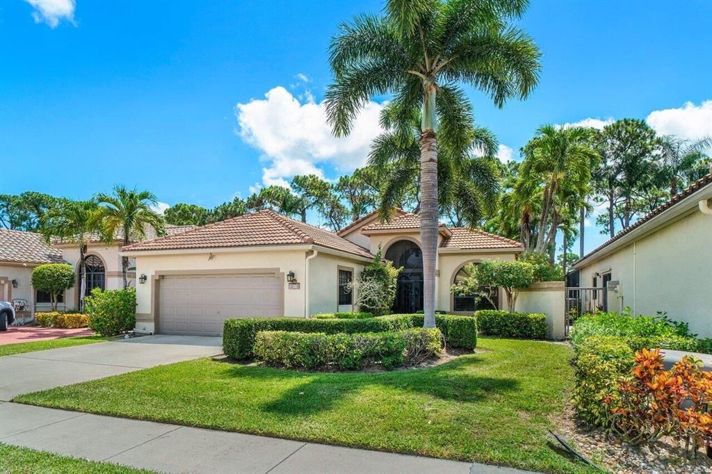 Photo of 10110 Lexington Circle N, Boynton Beach, FL 33436 (MLS # R10730317)