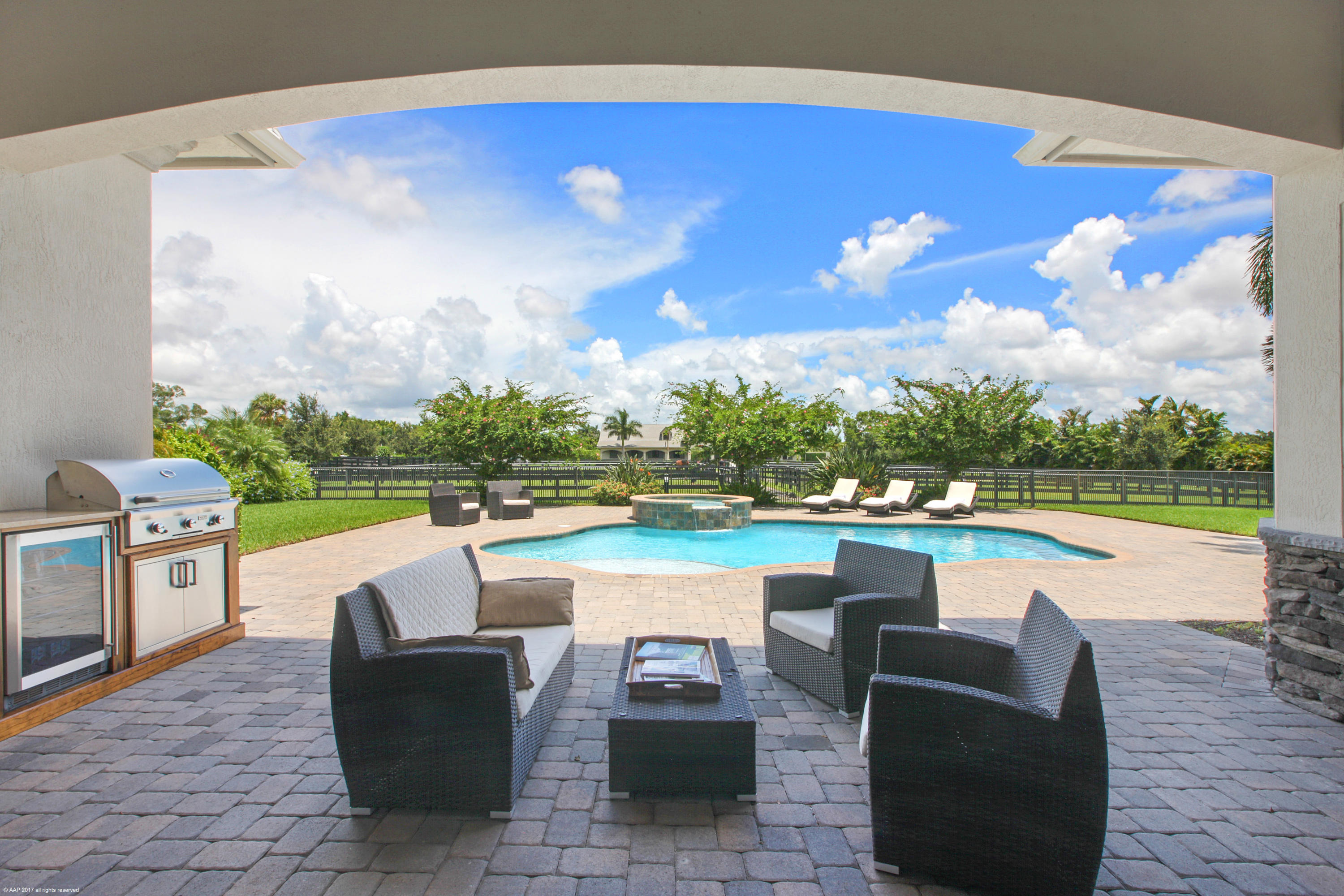 PALM BEACH POINT - Residential