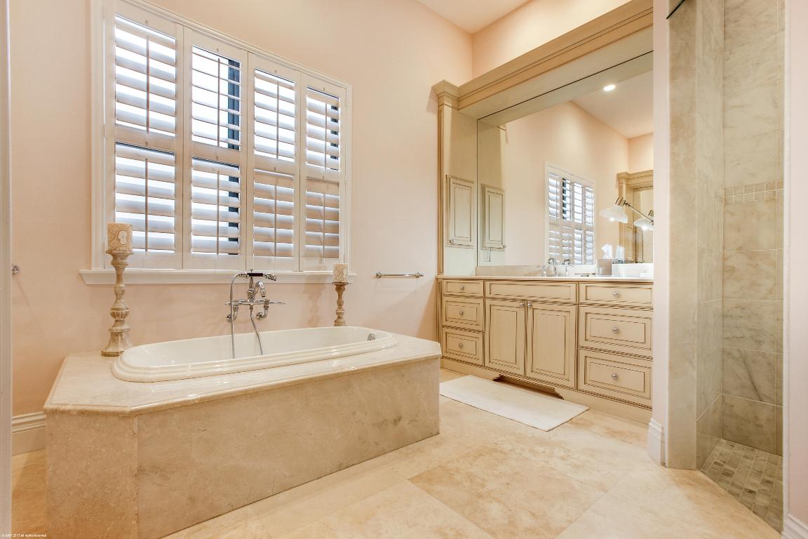 PALM BEACH POINT - Residential