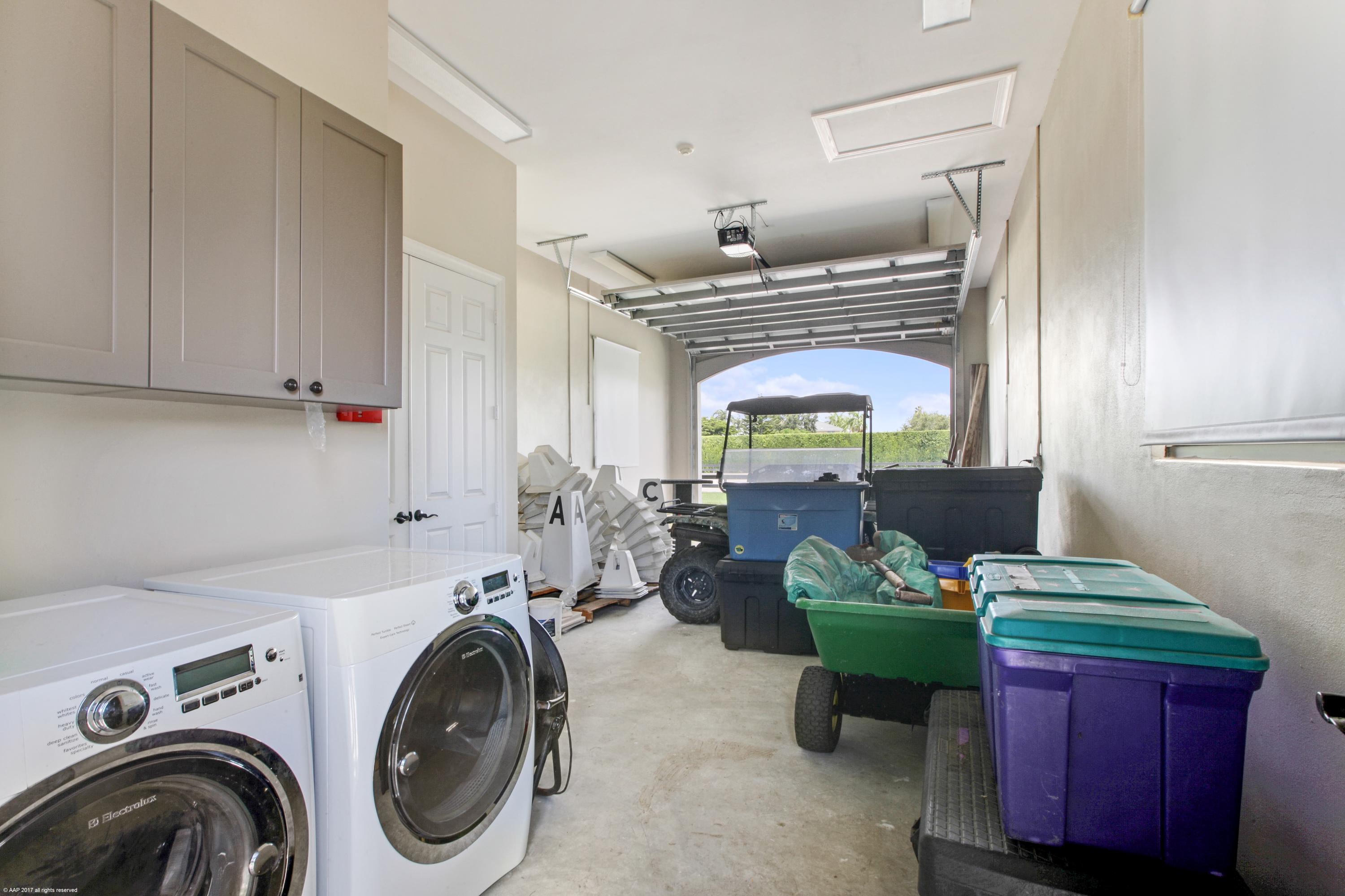 PALM BEACH POINT - Residential