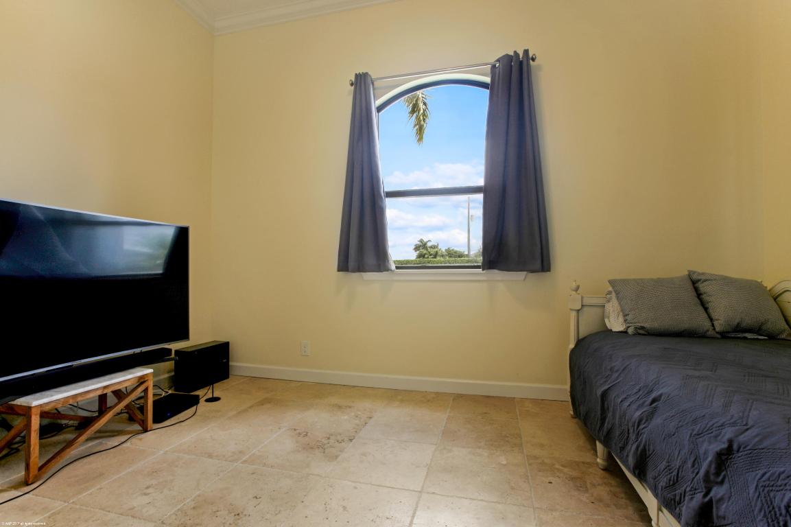 PALM BEACH POINT - Residential