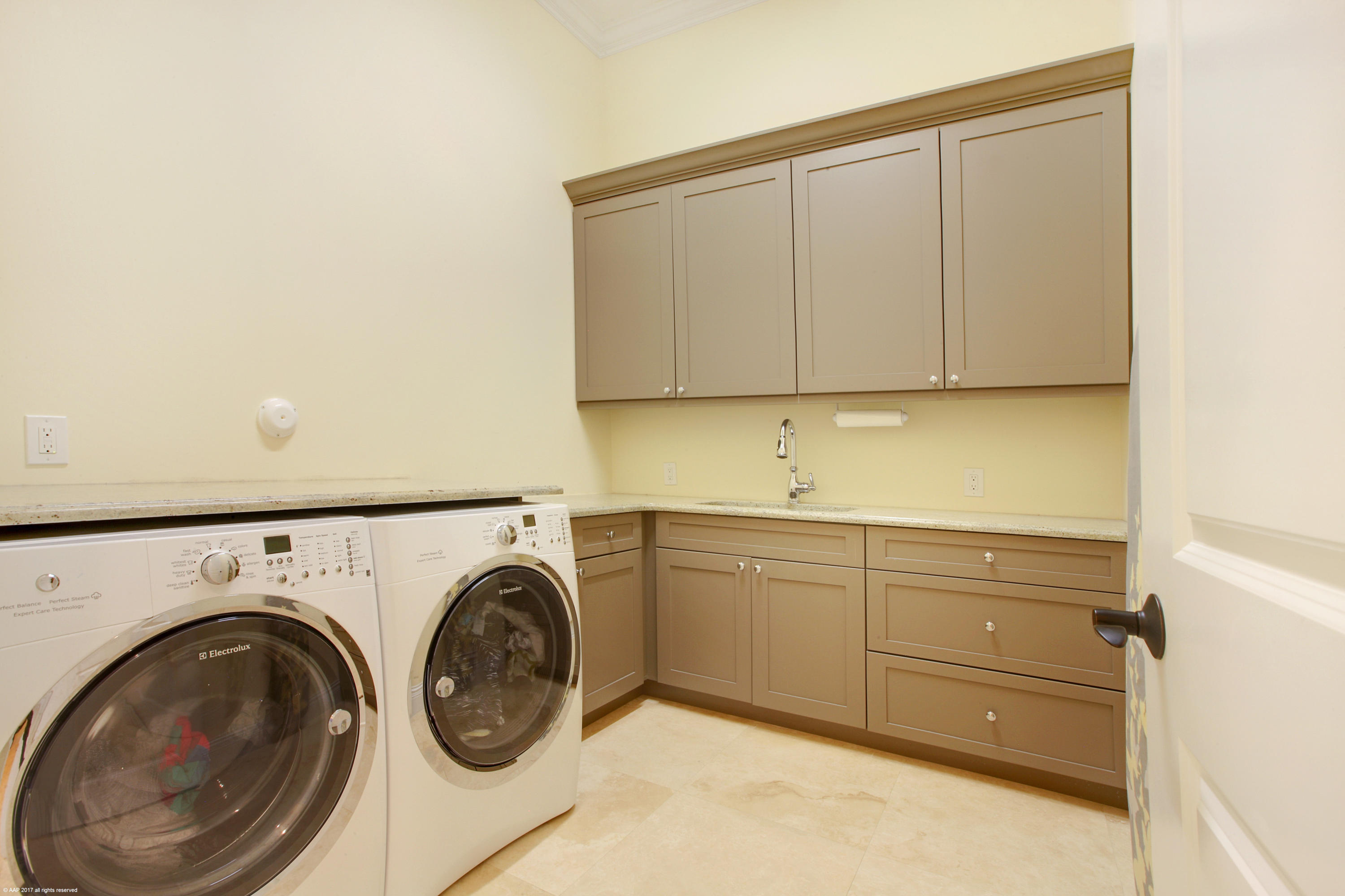 PALM BEACH POINT - Residential