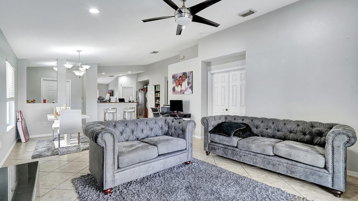 SILVER FALLS - Residential