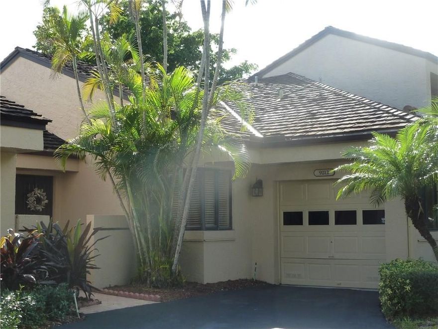 PRESTIGIOUS CENTRAL PARK @ JACARANDA IS SURROUNDED BY LUSH LANDSCAPING, WINDING ROADS AND VARIOUS WATERWAYS WHICH GIVE THE COMMUNITY A FEEL OF BEING IN A PARK.  LIGHT FLOODS IN THROUGH THE NICE SIZE SCREENED-IN PATIO WITH PRIVACY FENCE AND GARDEN VIEW.  RECENTLY UPDATED KITCHEN HAS GRANITE COUNTERS, NEW CABINETRY AND STONE-TILE BACK SPLASH.  BEAUTIFULLY REMODELED MASTER BATH INCLUDES EXTRA STORAGE AND WALK-IN CLOSET.  ABSOLUTELY LOVELY HOME HAS LAMINATE FLOORING AND TILE THROUGHOUT.