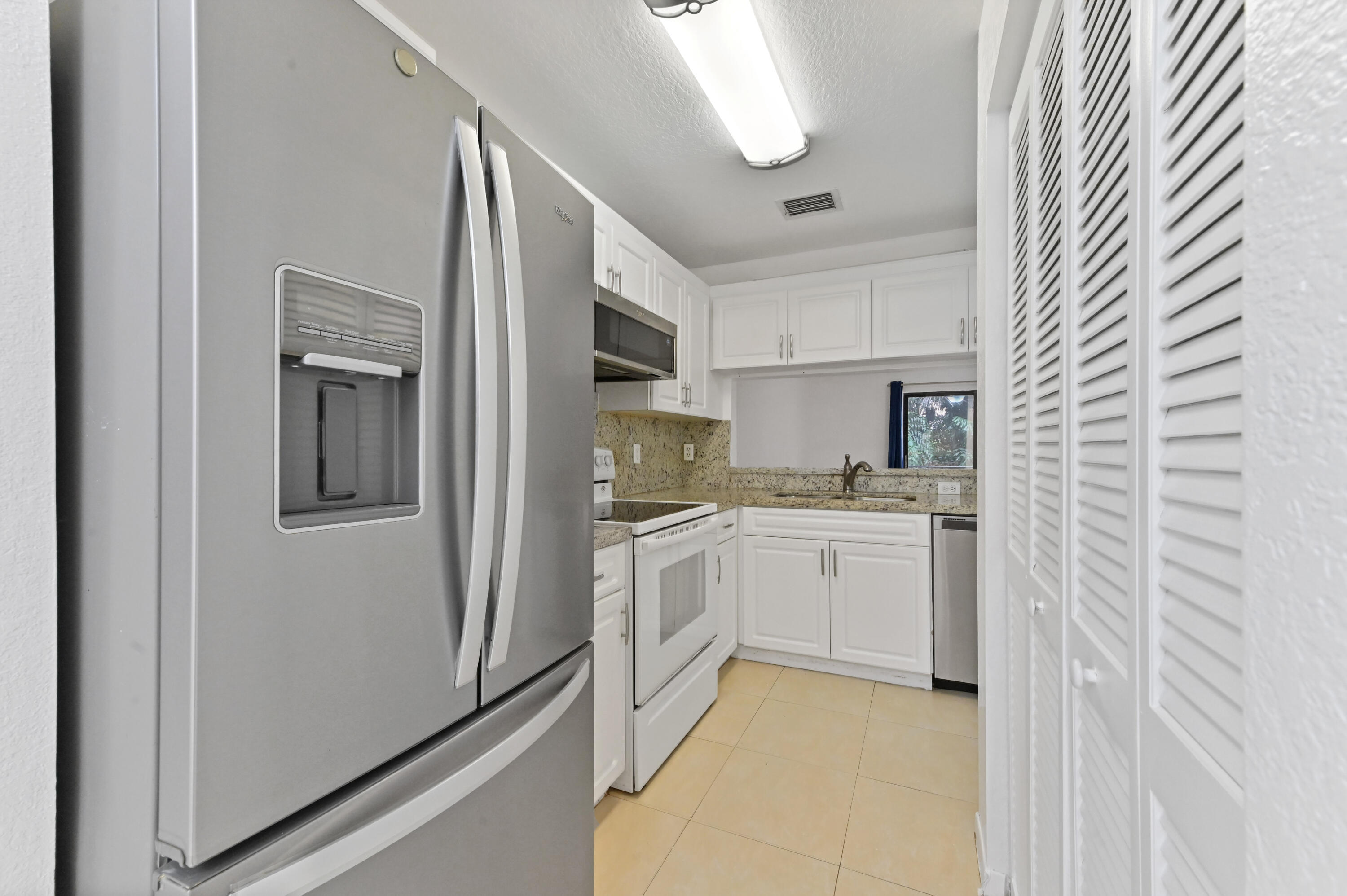 9090 NW 40th Street 3