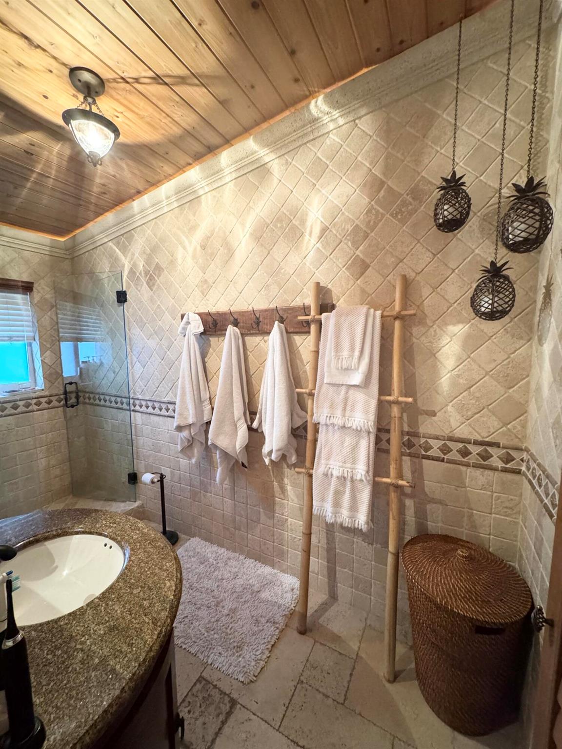 HILLSBORO MILE OCEAN APTS - Residential