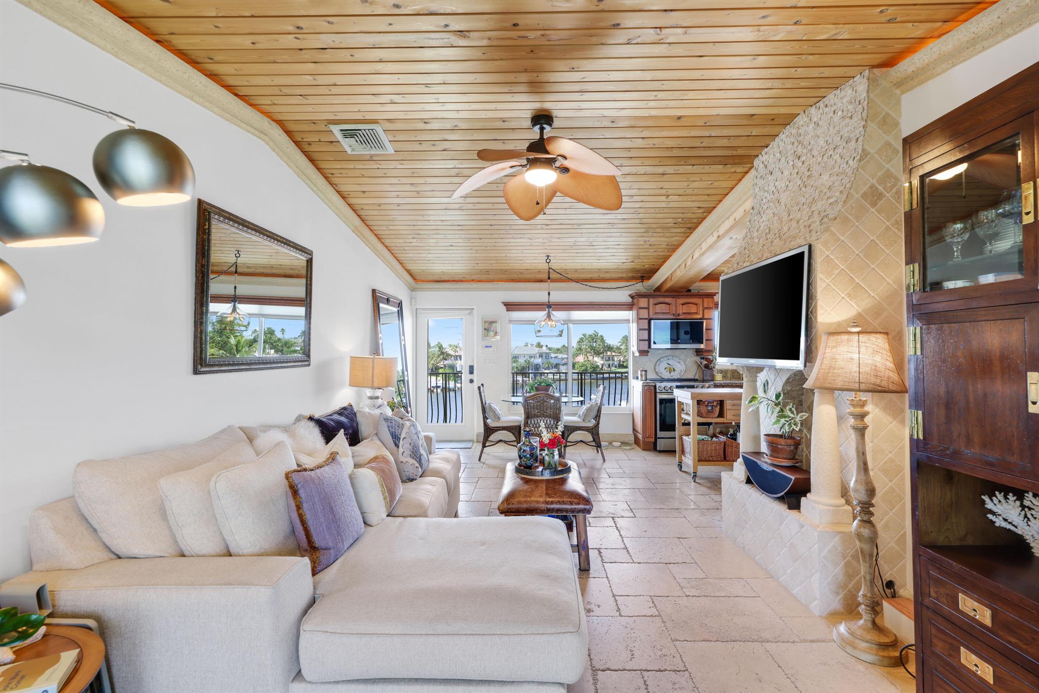 1039 Hillsboro Mile 22