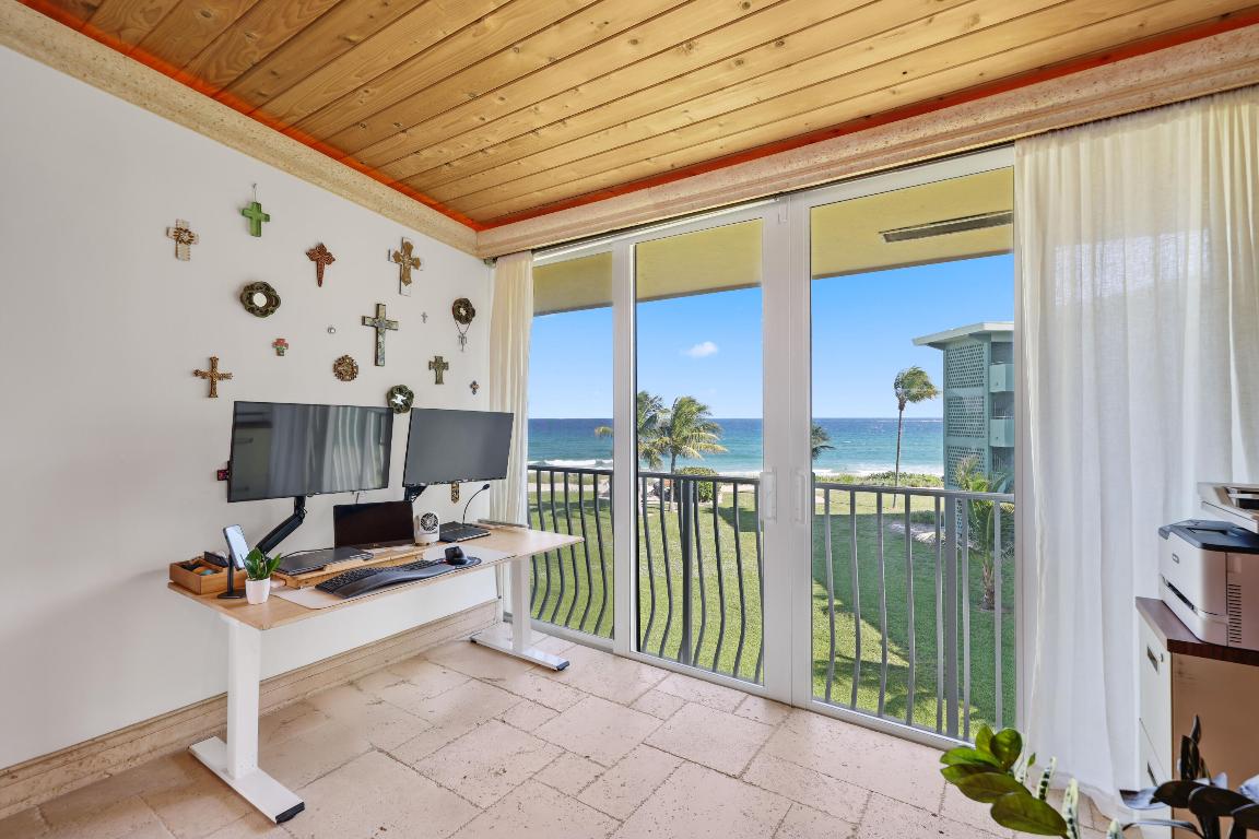 HILLSBORO MILE OCEAN APTS SEC 4 - Residential