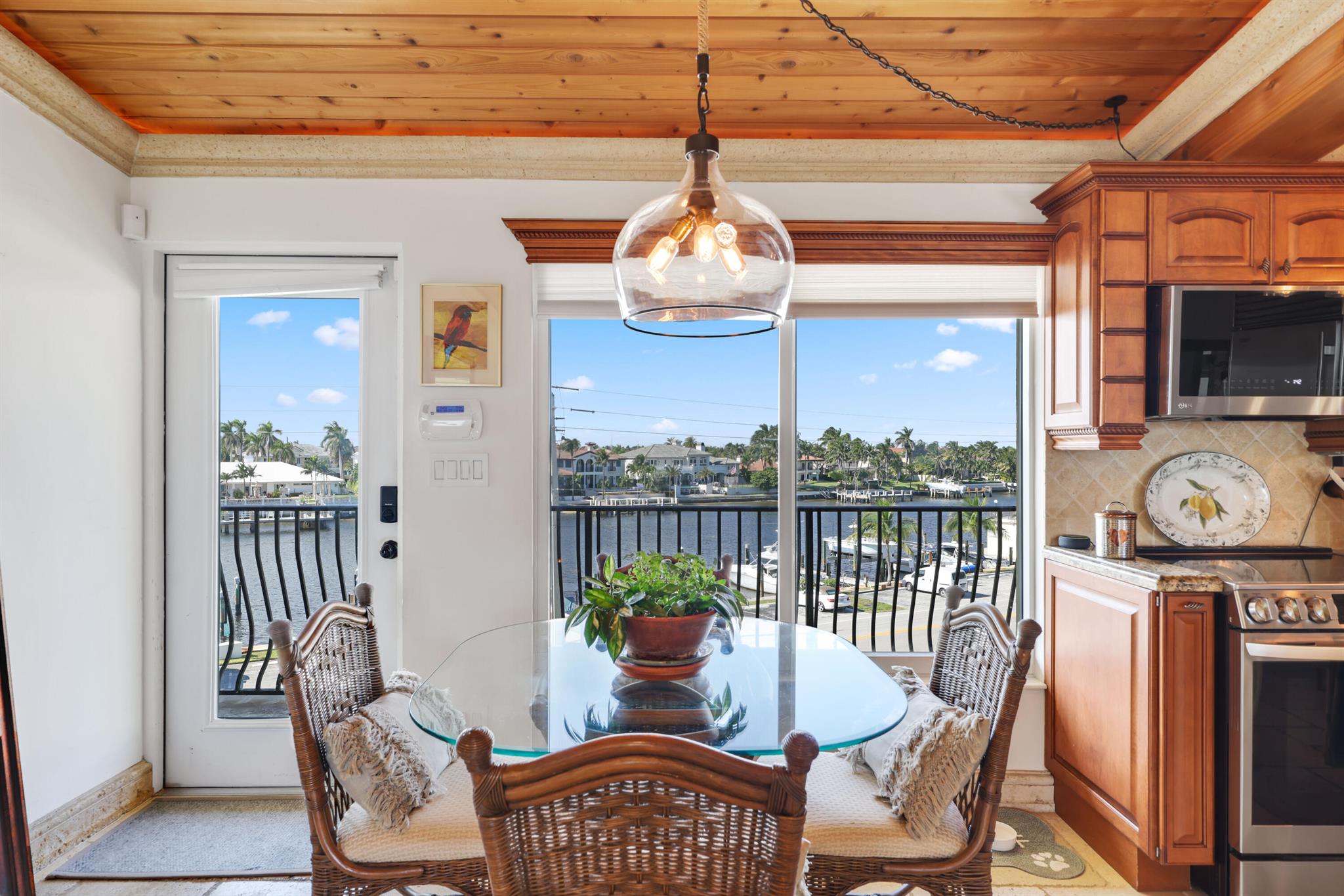 HILLSBORO MILE OCEAN APTS - Residential