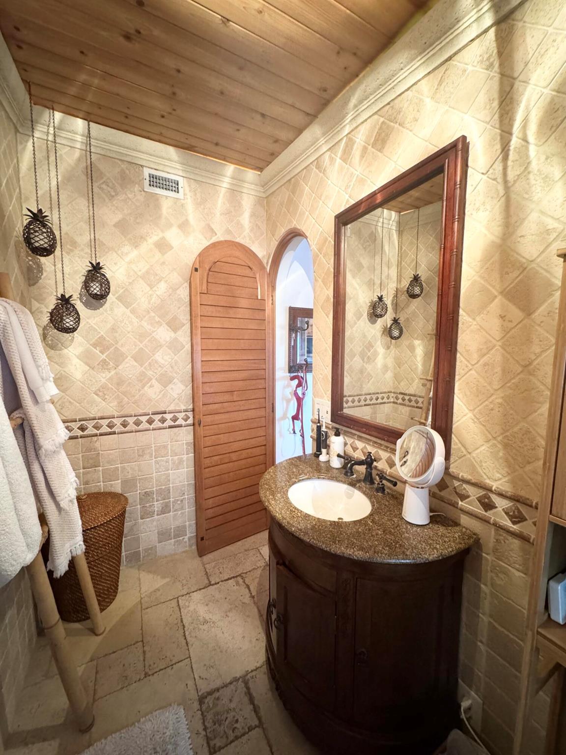 HILLSBORO MILE OCEAN APTS - Residential